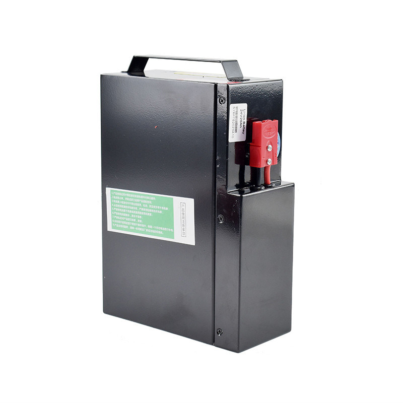 بطارية شاحنة العلب 24 فولت الأسود لون سعة عالية الطاقة طويلة الأمد