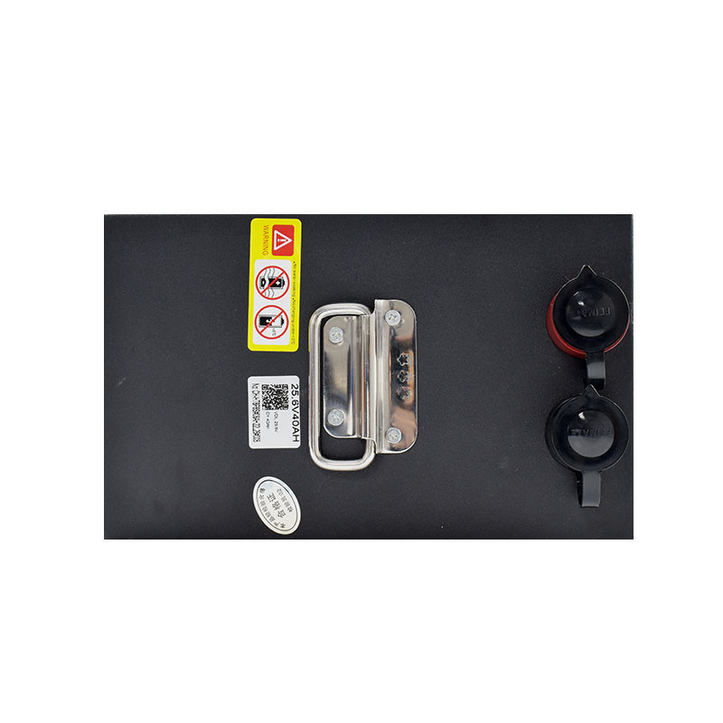 25بطارية شاحنة الليثيوم السوداء ذات الجهد.6 فولت للبيئات الثقيلة